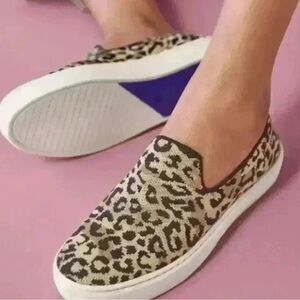 Rothys Sneakers Desert Cat Leopard Print Limited Edition slip ons in Size 6.5